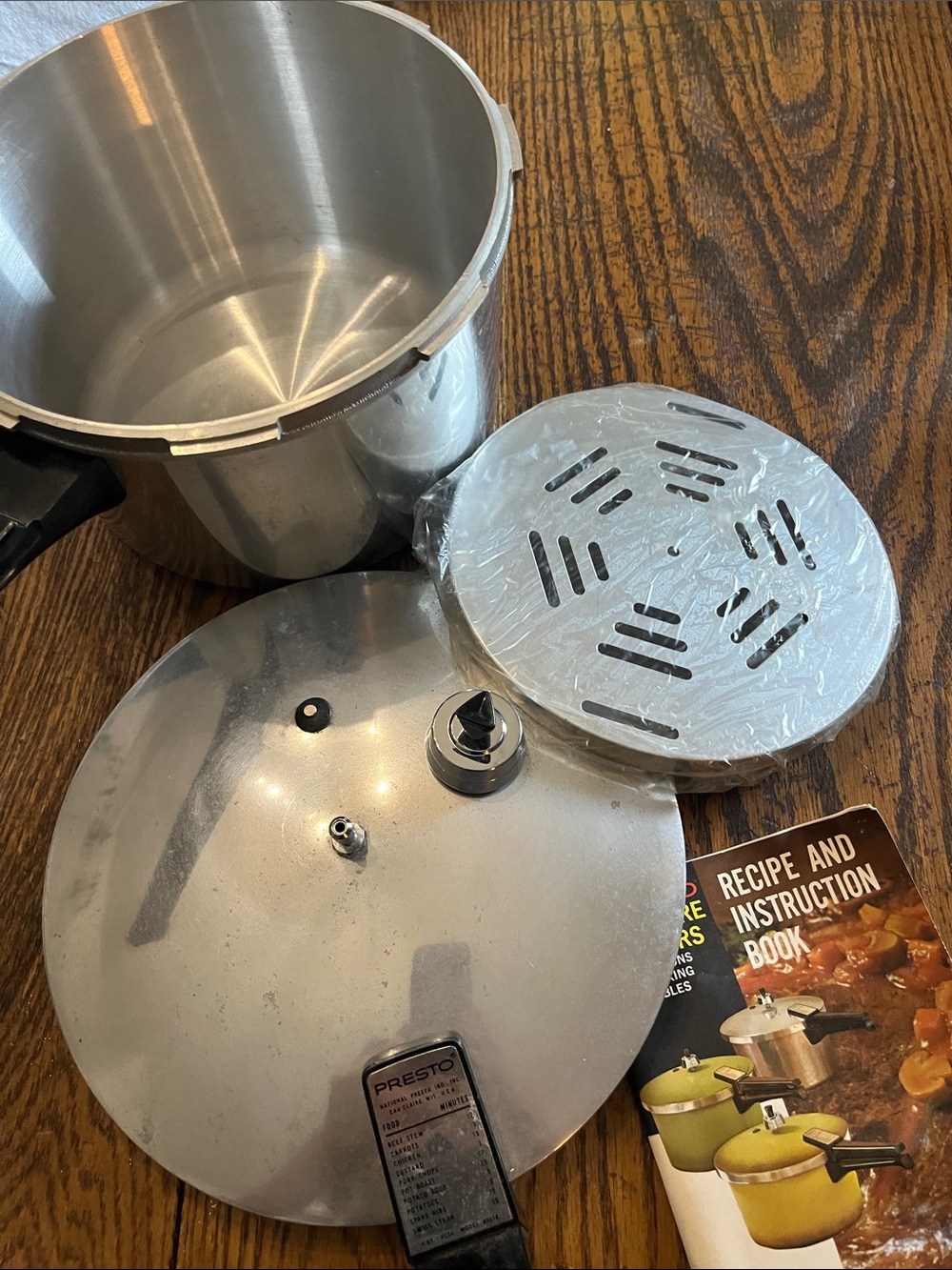 Stainless Steel Pressure Cooker - Silver 4 qt
